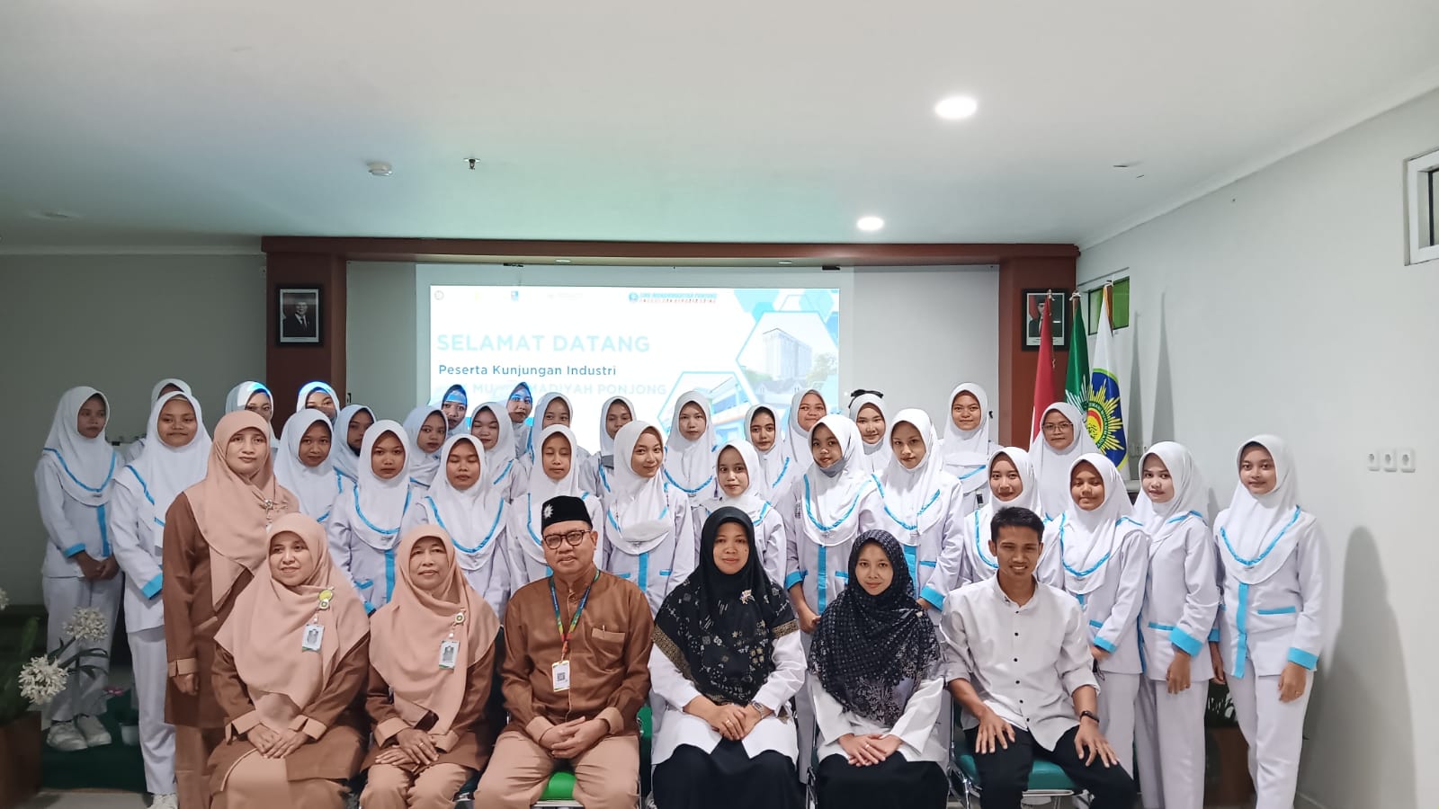 KUNJUNGAN INDUSTRI LAYANAN KESEHATAN KE RUMAH SAKIT ROEMANI MUHAMMADIYAH SEMARANG