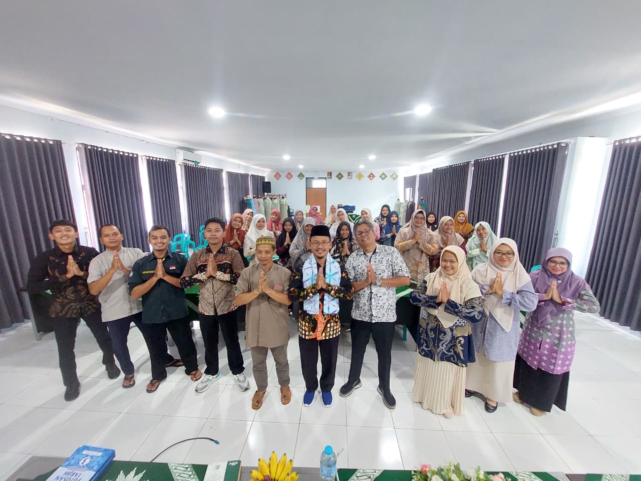 Hari Kedua Penguatan Kader: Guru dan Pegawai SMK Muhammadiyah Ponjong Perdalam Tuntunan Ibadah